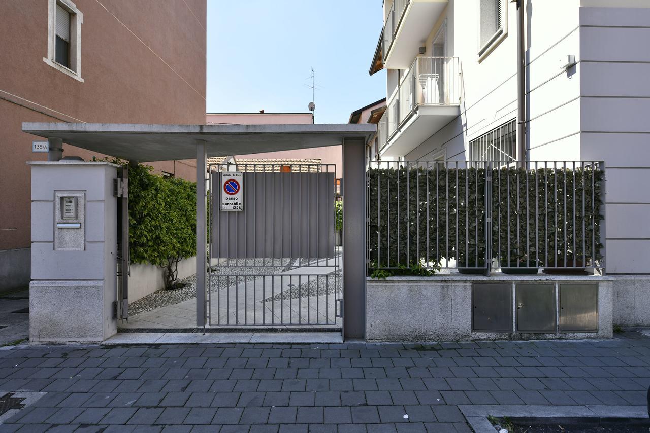 B&B Fiera Milano Rho Перо Экстерьер фото